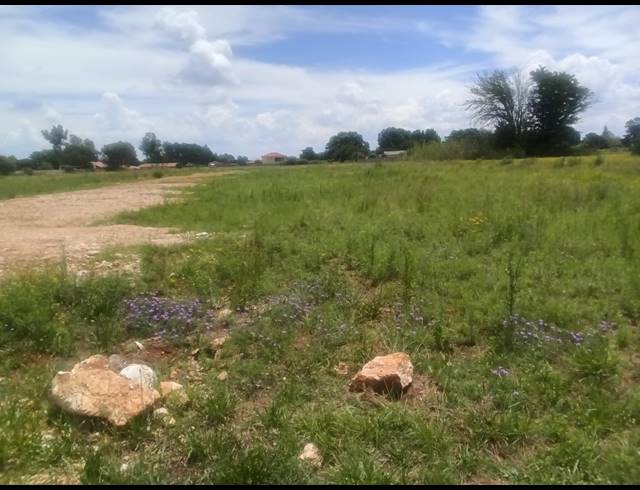 1,000M² VACANT LAND FOR SALE IN KOOKRUS